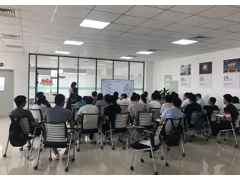 強化新生力量專(zhuān) 業(yè)素質(zhì)教育培訓，扎實(shí)市場(chǎng)競爭基礎，不斷向高端產(chǎn)品市場(chǎng)滲透沖擊