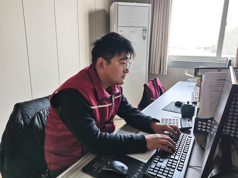 默默耕耘 在拼搏中不斷成長(cháng)