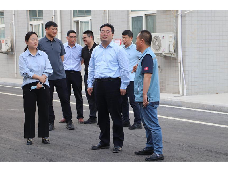 長(cháng)風(fēng)破浪會(huì )有時(shí)，直掛云帆濟滄海