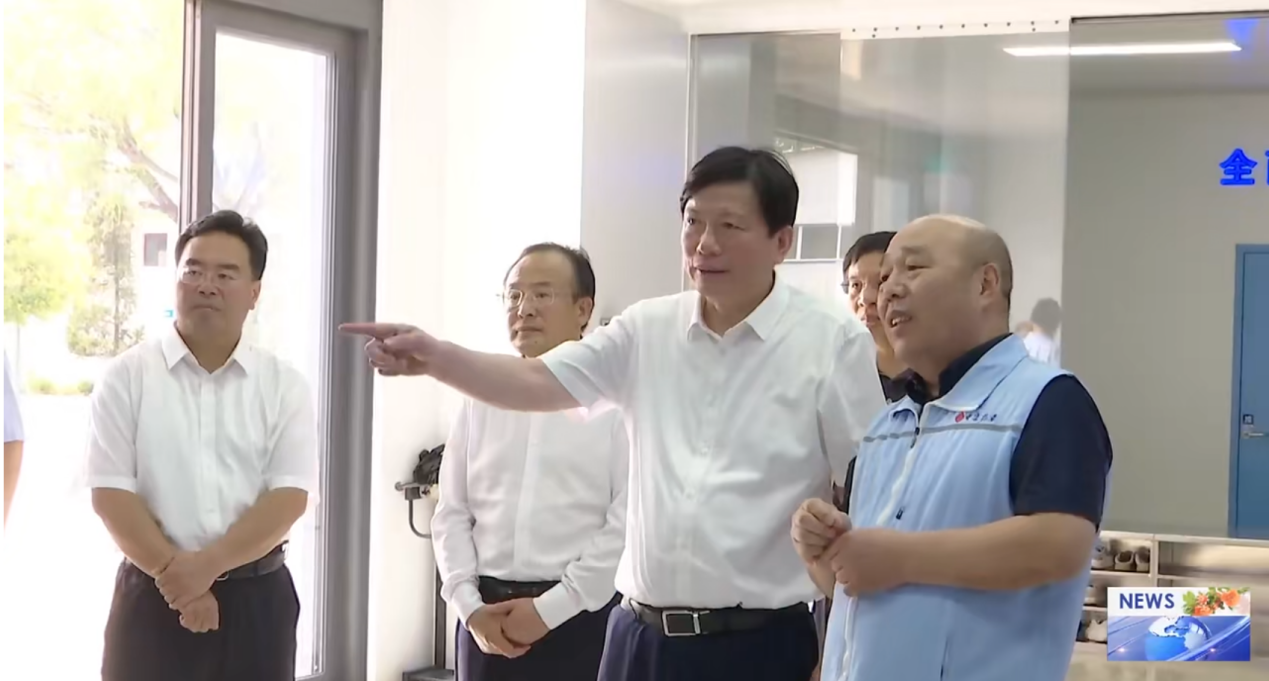 新鄉市市委書(shū)記李衛東、市長(cháng)魏建平蒞臨河南中杰藥業(yè)調研 指導助力企業(yè)持續創(chuàng  )新發(fā)展